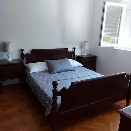 Apartment By The Sea Necujam, Solta - 13884 Grohote